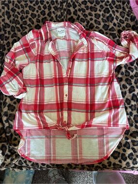 New York Laundry Red and White Plaid Button-Front Shirt with Front Tie
